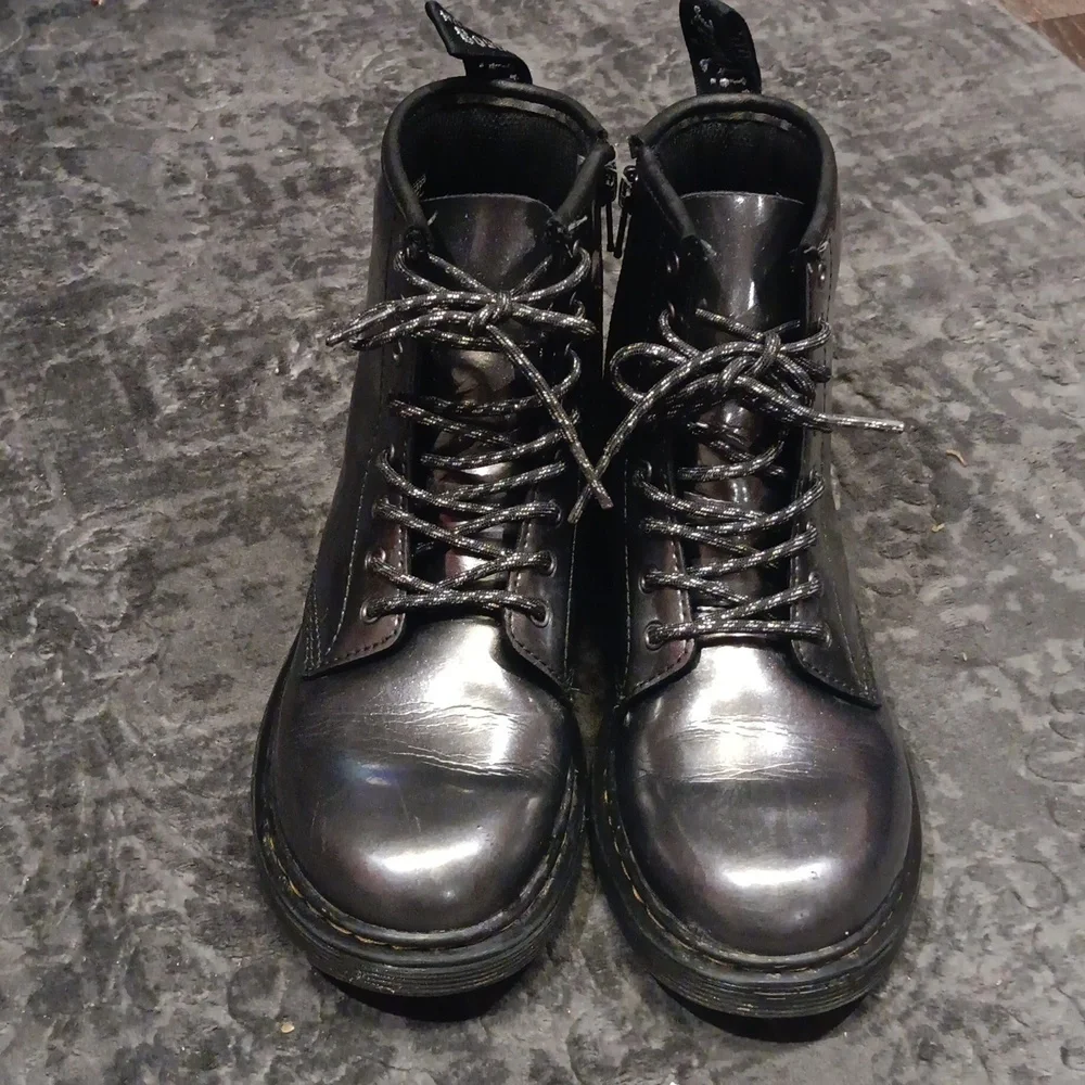 Doc Martens Metallic Lace Up Boot ~ size 4m women 35
